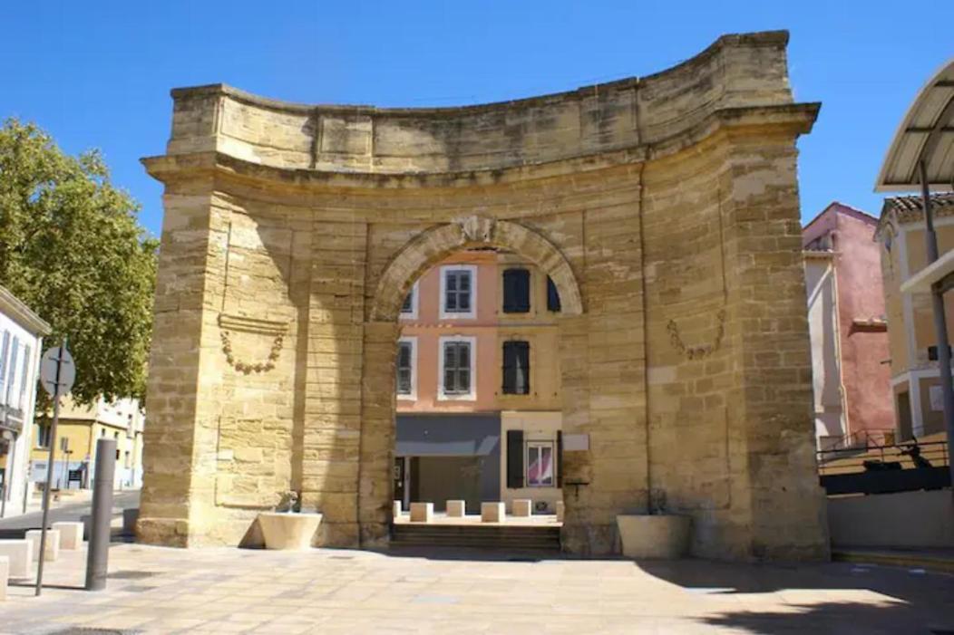Magnifique Neuf Au Centre D'istres Istres