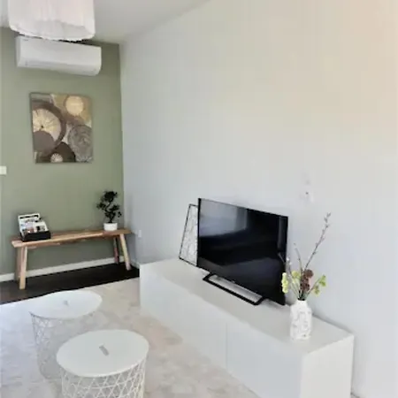 Magnifique Appartement Neuf Au Centre D'Istres Exterior photo